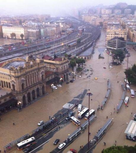 novembre-2011-pluies-diluviennes-inondations-genes-en-italie.jpg