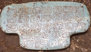 Belize : Un écrit maya découvert sur un bijou en jade