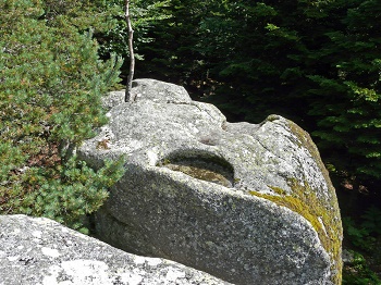 France : Le Montoncel, La Montagne Sacrée du Bourbonnais