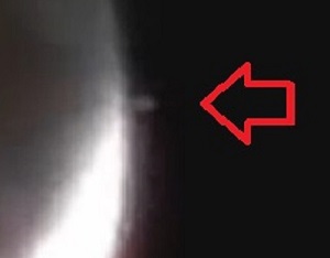 Un OVNI a décollé de la Lune de Sang le 15 avril 2014 ?