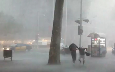 Les orages seraient attirés par les zones sèches