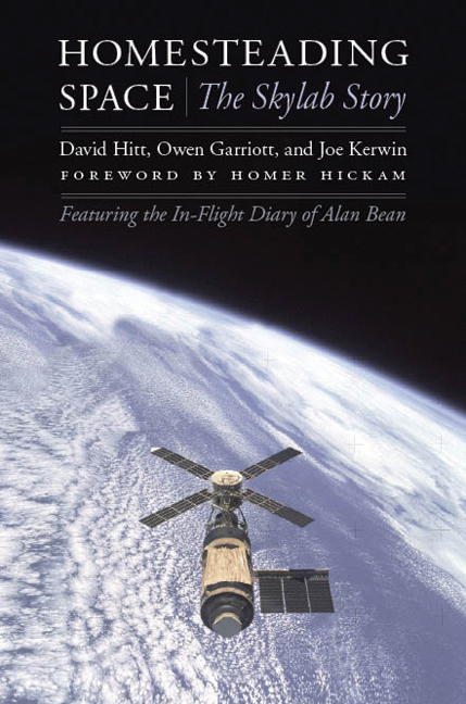 OVNIs : années 1970 - Skylab surveillé par des objets étranges